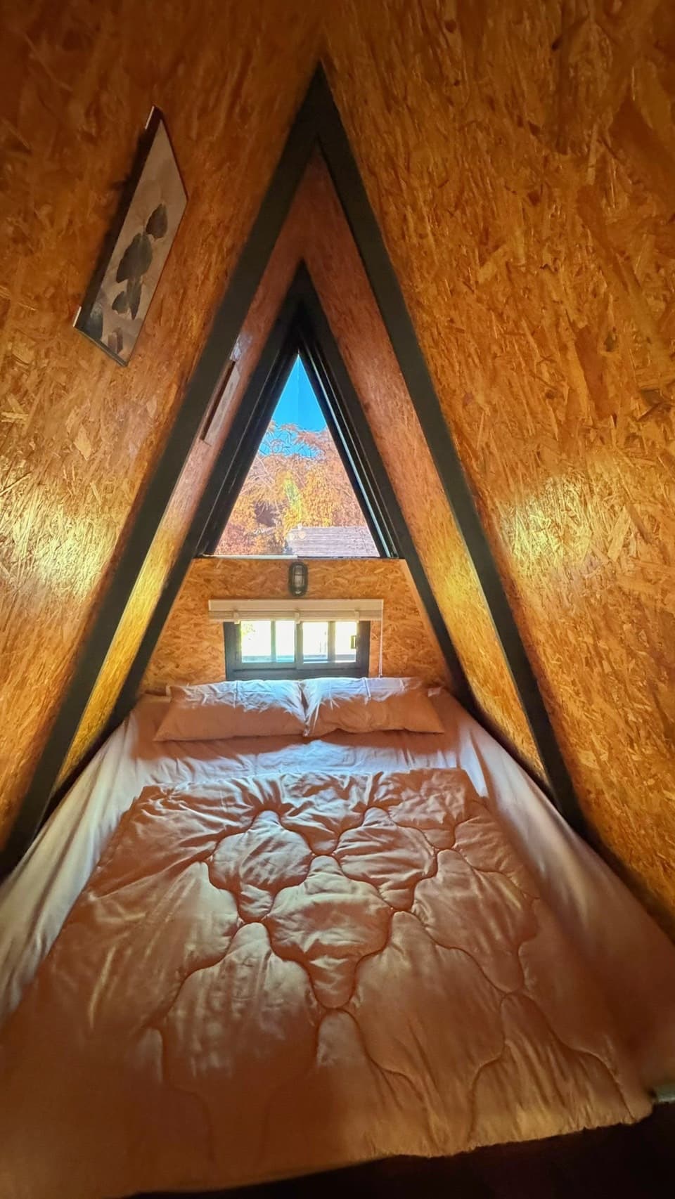 ห้องนอนชั้นลอย ห้องทรง A